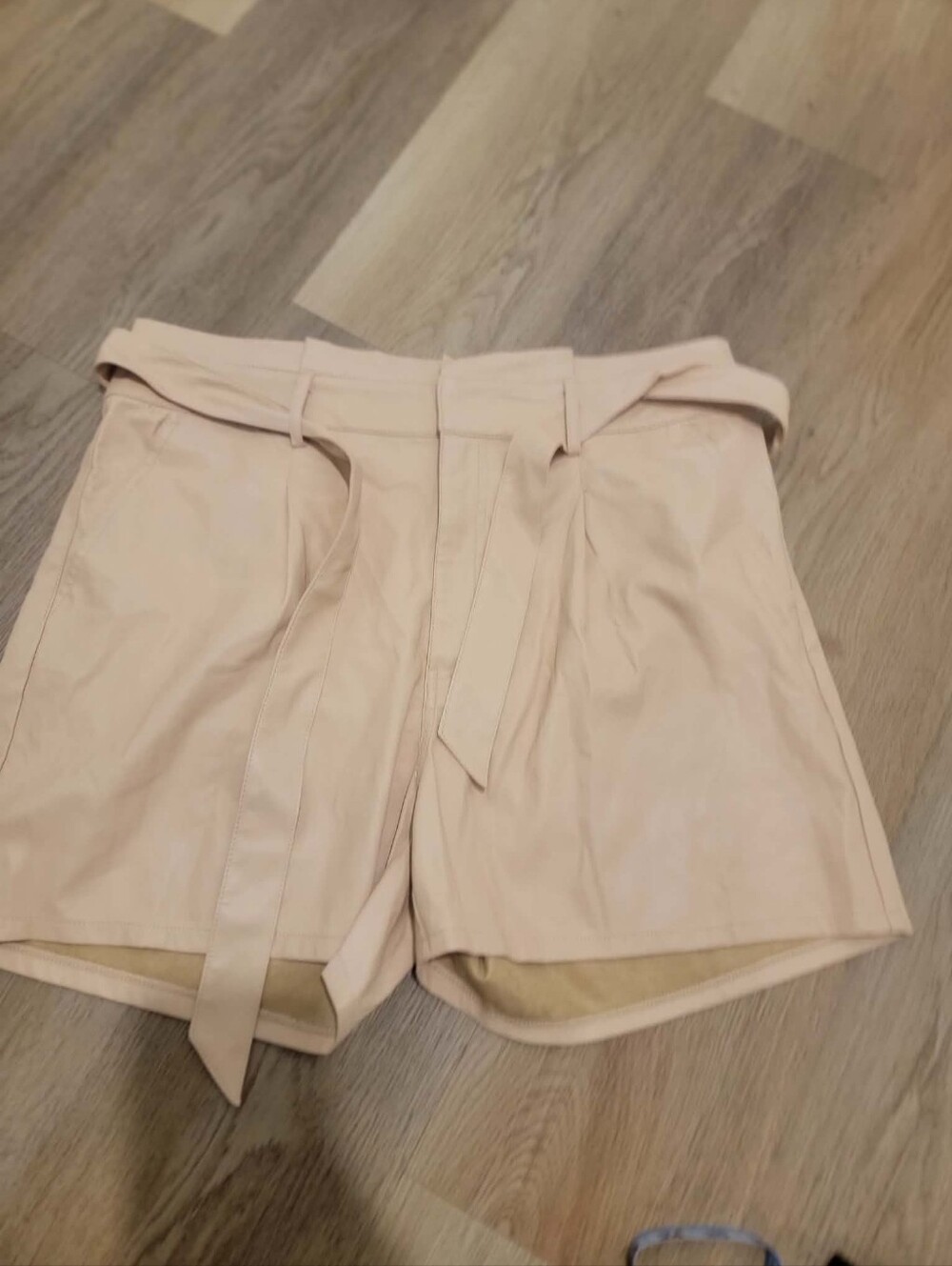 Sophia Jeans Plus Size 14 Faux Leather Pleated Dress Shorts With Belt